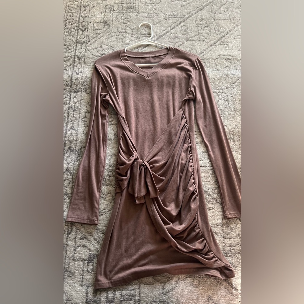 Selling this Amazon dress in size M for cheap.
